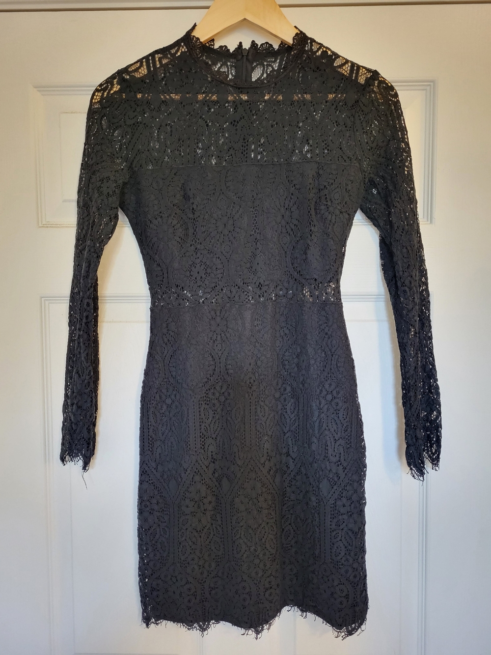 Lulu's Black Lace Long-Sleeve Sheath Dress XS
